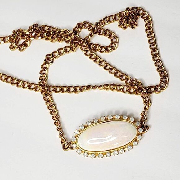 Vintage gold link chain with large opal stone rhinestones statement necklace - Picture 8 of 13